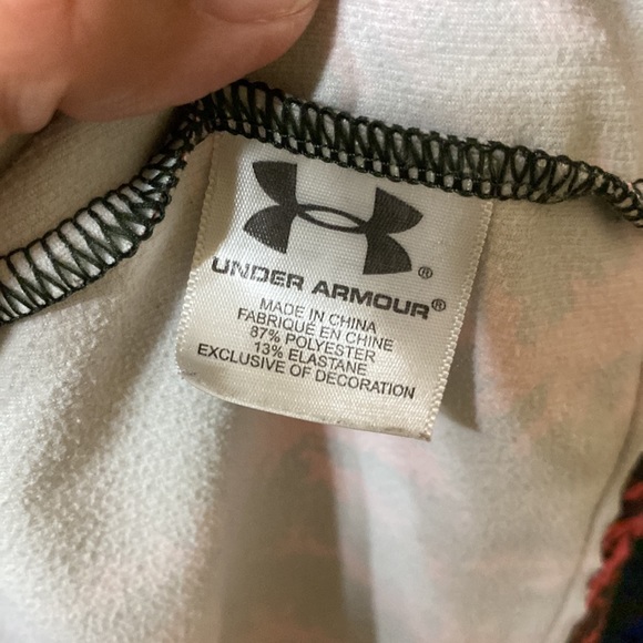 Under Armour Pink & Brown Real Tree Camouflage / Camo V Neck Pull On Top / Shirt - Picture 9 of 9